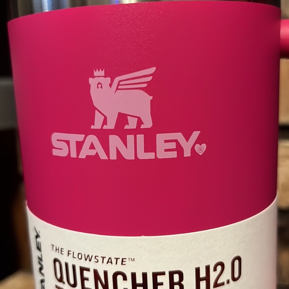 LAST ONE!! Stanley Valentine’s Day Limited Edition 40oz Quencher Cosmo Pink - Picture 2 of 9